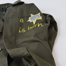 Carica l'immagine nel visualizzatore di Gallery, Giacca militare dipinta a mano pre loved Spring