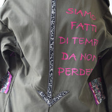 Carica l'immagine nel visualizzatore di Gallery, Giacca militare personalizzata pre loved Spring