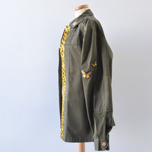 Carica l'immagine nel visualizzatore di Gallery, Giacca pre loved Winter bottoni