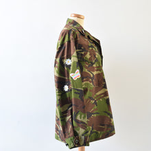 Carica l'immagine nel visualizzatore di Gallery, Giacca camouflage pre loved Winter