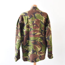 Carica l'immagine nel visualizzatore di Gallery, Giacca camouflage pre loved Winter