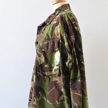 Carica l'immagine nel visualizzatore di Gallery, Giacca camouflage pre loved Winter