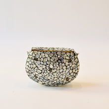 Carica l'immagine nel visualizzatore di Gallery, Clutch Luna madreperla