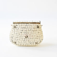 Carica l'immagine nel visualizzatore di Gallery, Clutch Mosaico bianco