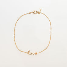 Carica l'immagine nel visualizzatore di Gallery, bracciale dorato catenella love