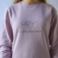 Carica l'immagine nel visualizzatore di Gallery, Felpa purple rose ricamata a mano - LOVE is the answer