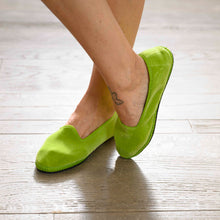 Carica l'immagine nel visualizzatore di Gallery, Scarpe Friulane Verde Acido