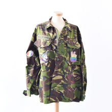 Carica l'immagine nel visualizzatore di Gallery, Giacca camouflage pre loved