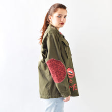 Carica l'immagine nel visualizzatore di Gallery, Giacca militare dipinta a mano pre loved