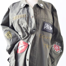 Carica l'immagine nel visualizzatore di Gallery, Giacca militare ricamata pre loved
