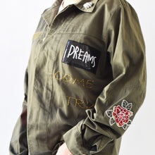 Carica l'immagine nel visualizzatore di Gallery, Giacca militare ricamata pre loved