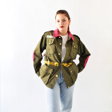 Carica l'immagine nel visualizzatore di Gallery, Giacca militare personalizzata pre loved