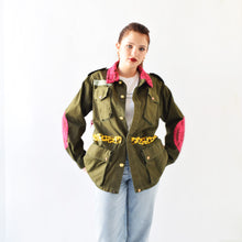 Carica l'immagine nel visualizzatore di Gallery, Giacca militare personalizzata pre loved