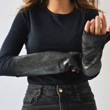 Carica l'immagine nel visualizzatore di Gallery, Manicotti in pelle Shining