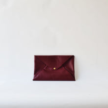 Carica l'immagine nel visualizzatore di Gallery, POCHETTE BUSTA BURGUNDY