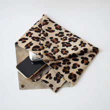 Carica l'immagine nel visualizzatore di Gallery, Pochette a busta Leopardo