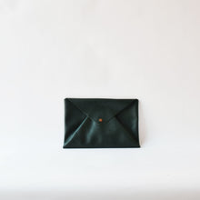 Carica l'immagine nel visualizzatore di Gallery, POCHETTE BUSTA VERDE