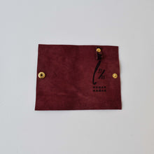 Carica l'immagine nel visualizzatore di Gallery, PORTACHIAVI CAVALLINO BORGOGNA