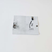 Carica l'immagine nel visualizzatore di Gallery, PORTACHIAVI PELLE GRIGIO