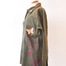 Load image into Gallery viewer, Military second hand jacket 
