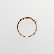 Load image into Gallery viewer, anello contrarié dorato

