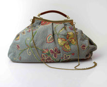 Load image into Gallery viewer, borsa clutch grande con manico broccato avio con fiori
