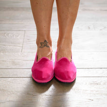 Load image into Gallery viewer, Fuchsia Friulane shoes 
