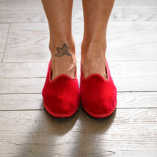 Load image into Gallery viewer, Ruby-red Friulane shoes

