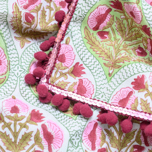 Hand-printed Indian cotton caftan in white and burgundy