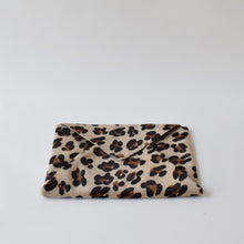 Load image into Gallery viewer, Purse with handle fabric grey and bronze
