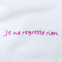 Load image into Gallery viewer, White t-shirt with embroidery - Je ne regrette rien
