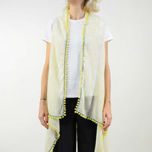 Load image into Gallery viewer, abito gilet realizzato in cotone indiano stampato a mano giallo e bianco
